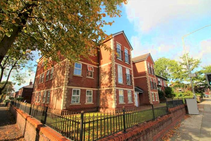 2 Bedroom Apartment For Sale In Walmersley Road Bury, BL9