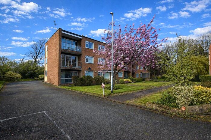 2 Bedroom Apartment For Sale In Braeside Gardens, Wirral, Merseyside, CH49