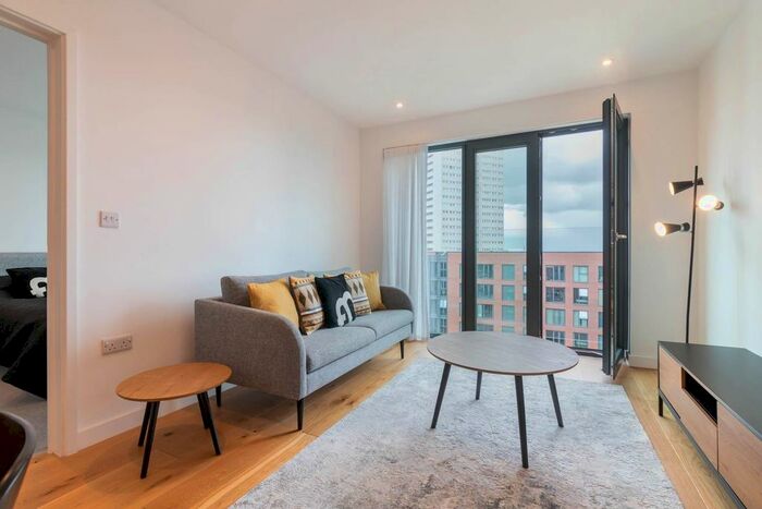 1 Bedroom Flat To Rent In The Axium, Windmill Street, Birmingham, B1