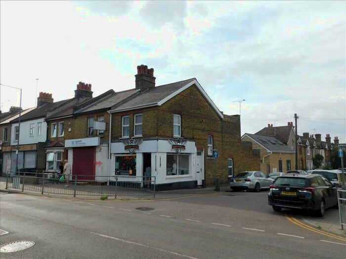 2 Bedroom Flat To Rent In Perry Street, Northfleet, Gravesend, DA11