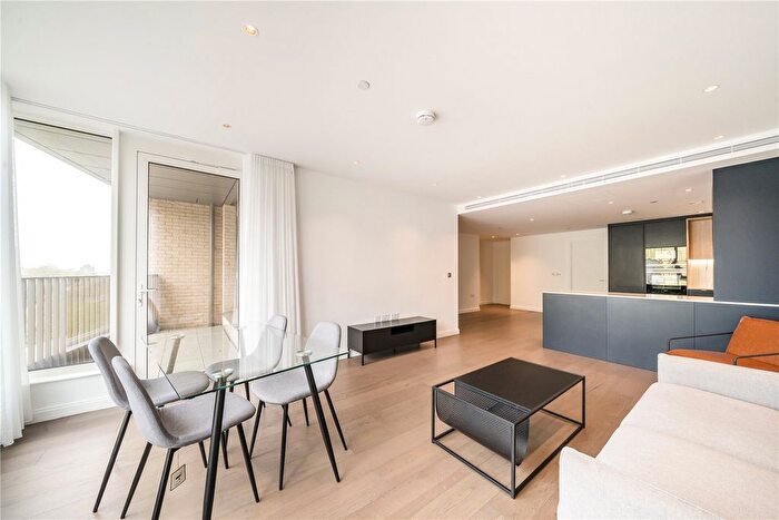 3 Bedroom Flat To Rent In Gasholder Place, London, SE11