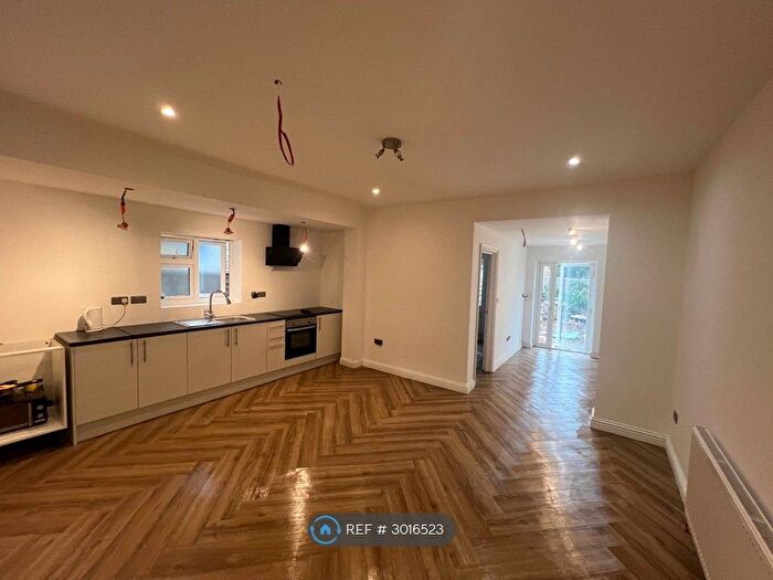 1 Bedroom Flat To Rent In Witham Road, Isleworth, TW7