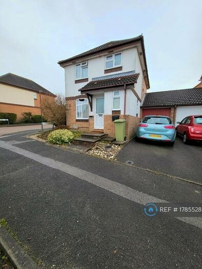 3 Bedroom Detached House To Rent In Salton Link, Milton Keynes, MK4
