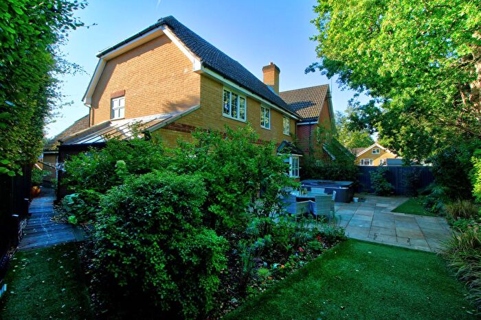 5 Bedroom Detached House For Sale In Evesham Place, Wokingham, RG41