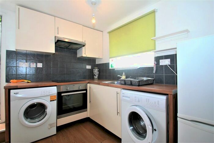 1 Bedroom Flat To Rent In Holders Hill Avenue, Hendon, London, NW4
