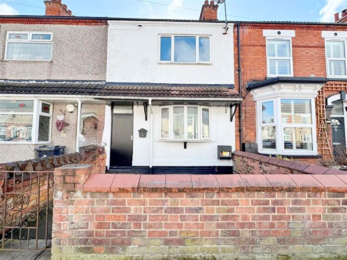 3 Bedroom Terraced House For Sale In Patrick Street, Grimsby, Lincolnshire, DN32