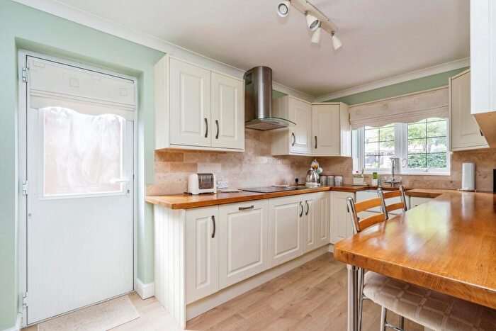 4 Bedroom Detached House For Sale In Oaklands Grove, Waterlooville, PO8