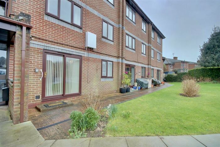 1 Bedroom Flat To Rent In Stakes Road, Waterlooville, PO7