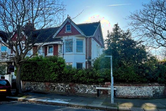 3 Bedroom Maisonette To Rent In Alexandra Road, Worthing, BN11