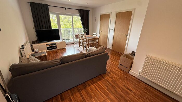 2 Bedroom Flat To Rent In Urban Cross, St Helens, WA9