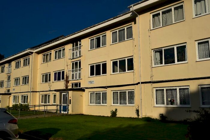 2 Bedroom Flat To Rent In Pevensey Close, Southampton, Hampshire, SO16