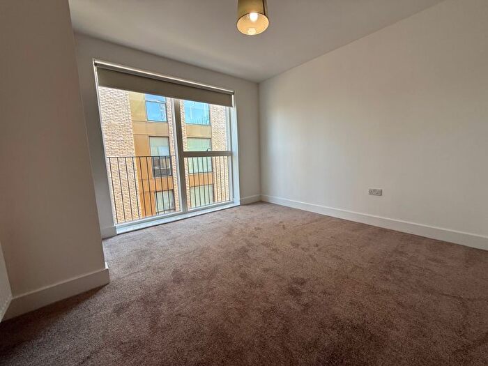 3 Bedroom Flat To Rent In Thistleton House, Colindale Gardens, NW9