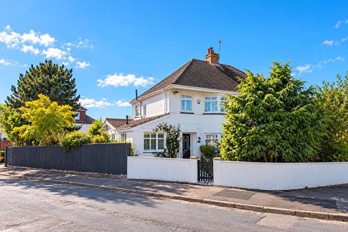 3 Bedroom Semi-Detached House For Sale In Cwm Barry Way, Barry, CF62