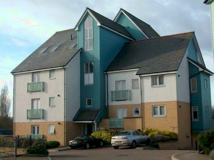 1 Bedroom Apartment To Rent In Phalarope Way, St Marys Island, Kent, ME4
