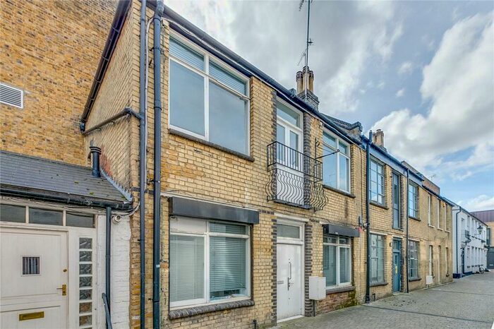 2 Bedroom Mews To Rent In Blackstock Mews, Finsbury Park, N4