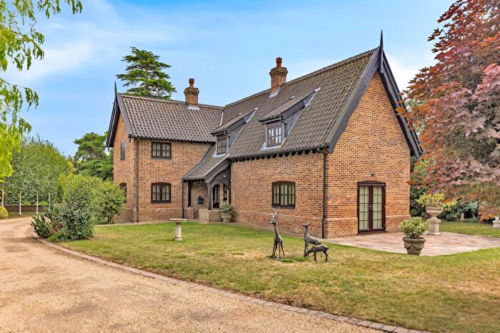4 Bedroom Detached House For Sale In Elegant Detached Home In Saham Toney, IP25