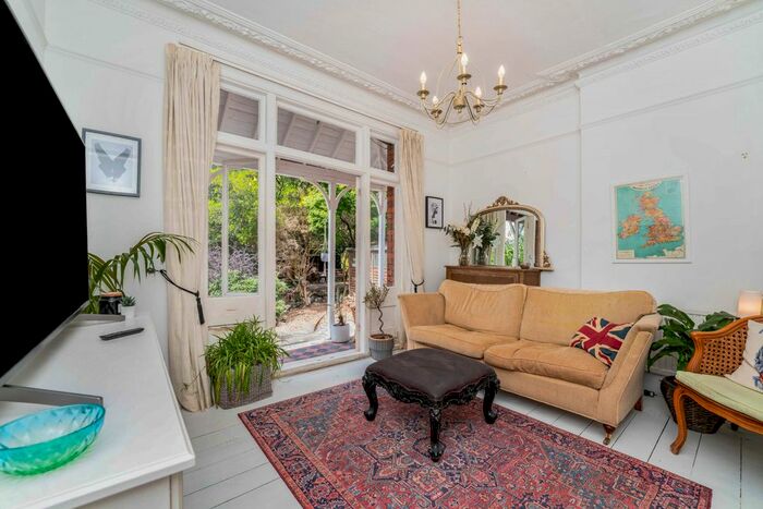 1 Bedroom Flat To Rent In Park Hill, Ealing, W5