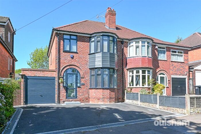3 Bedroom Semi-Detached House For Sale In Wolverhampton Road South, Quinton, Birmingham, West Midlands, B32