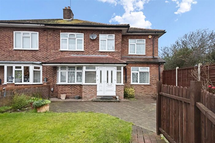7 Bedroom Semi Detached House For Sale In Bournemead Avenue, Northolt, UB5