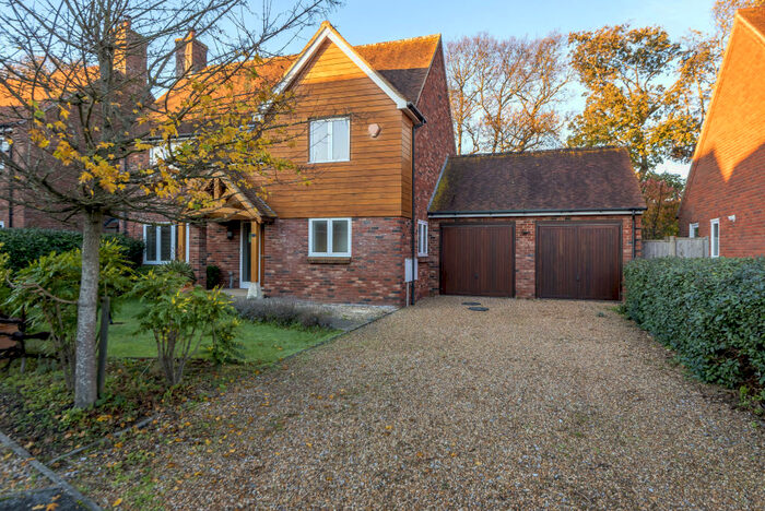 4 Bedroom House To Rent In Belmont Drive, Lymington, SO41