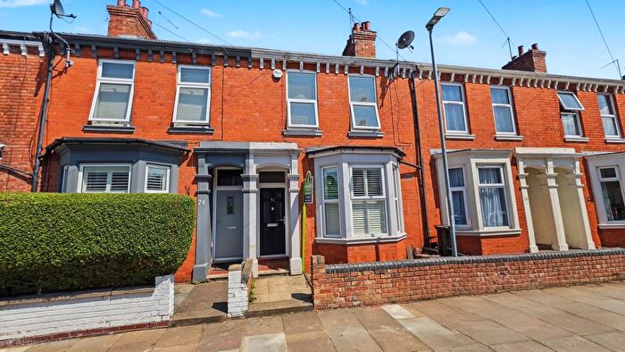 3 Bedroom Terraced House For Sale In Lutterworth Road, Northampton, NN1