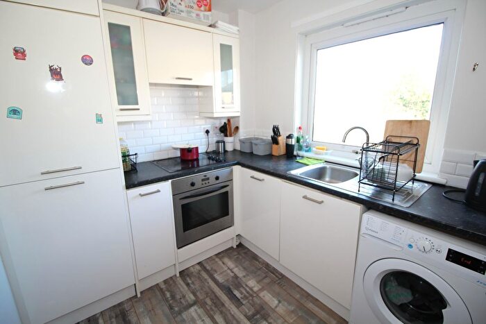 1 Bedroom Flat To Rent In Lanark Road, Juniper Green, EH14