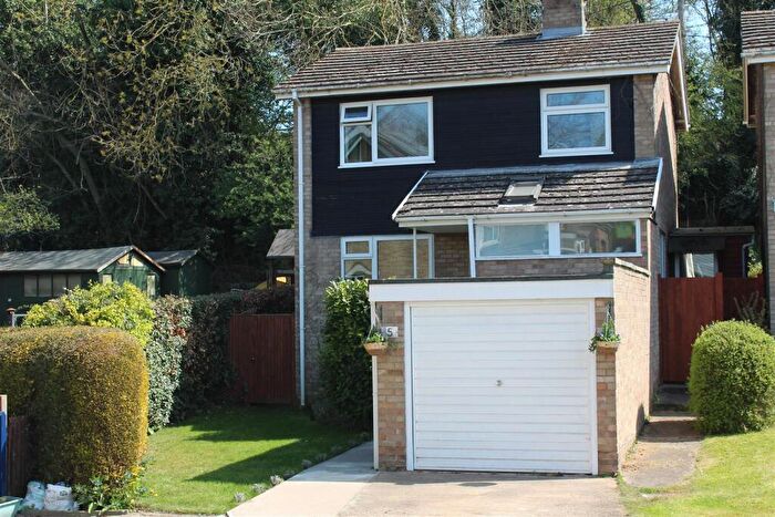 3 Bedroom Detached House To Rent In Wendy Close, Chelmondiston, IP9