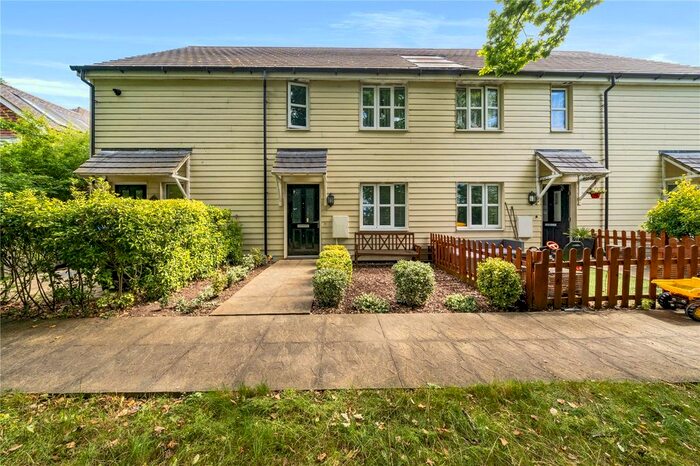 2 Bedroom Flat To Rent In Larkspur Drive, Burgess Hill, West Sussex, RH15