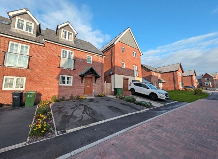 4 Bedroom Semi-Detached House To Rent In Pinhoe, Exeter, Devon, EX4