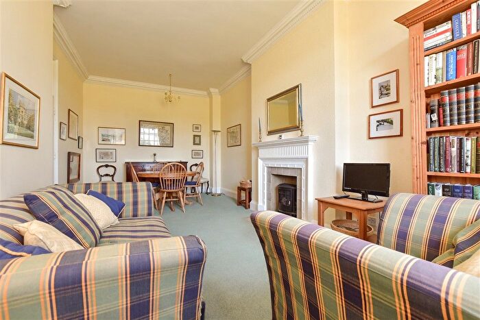 2 Bedroom Flat For Sale In Waldershare, Waldershare, Kent, CT15