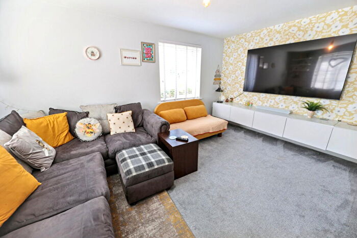 3 Bedroom Semi-Detached House For Sale In Legerton Drive, Clacton-on-sea, CO16
