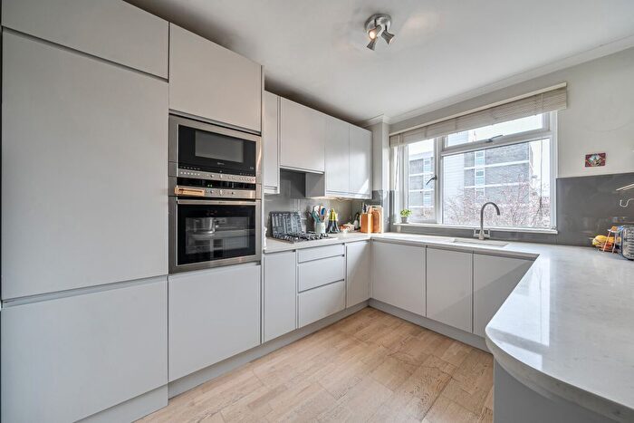 2 Bedroom Property For Sale In Keswick Road, Putney, London, SW15