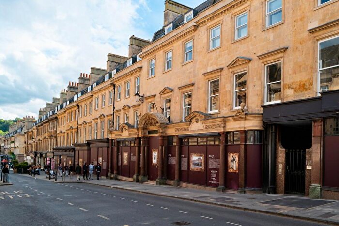 2 Bedroom Apartment For Sale In Milsom Street, Bath, BA1