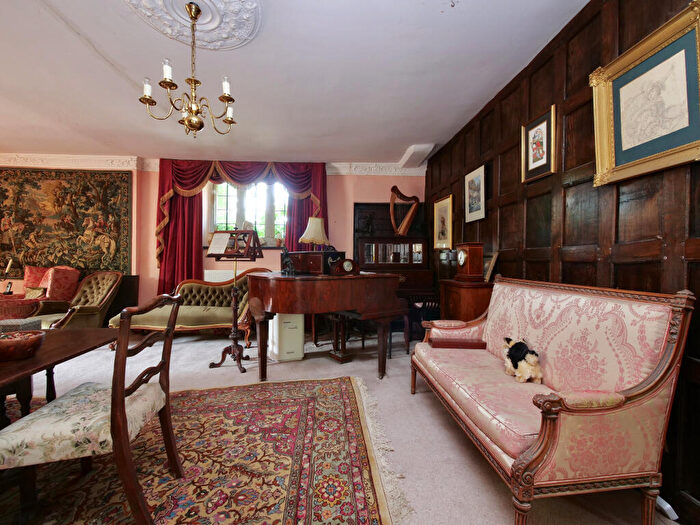 6 Bedroom Detached House For Sale In Manor House, Templecombe - No Onward Chain, BA8