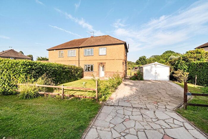 3 Bedroom Semi-Detached House For Sale In Leazes Avenue, Chaldon, CR3