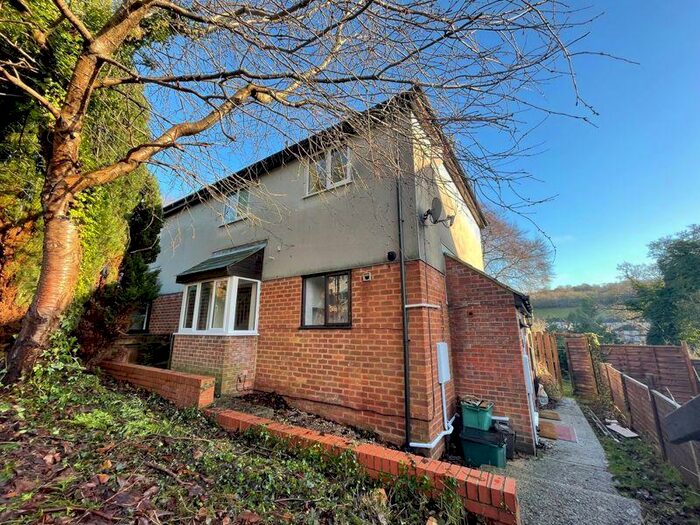 1 Bedroom Detached House To Rent In Tilling Crescent, High Wycombe, HP13