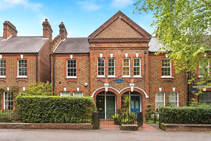 2 Bedroom Flat For Sale In Winns Terrace, Walthamstow, London, E17