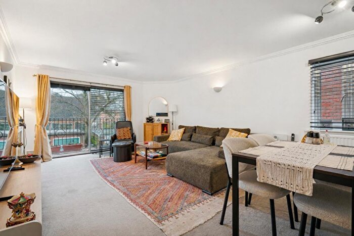 2 Bedroom Flat To Rent In The Downs, Wimbledon, SW20