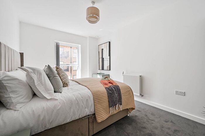 2 Bedroom Flat To Rent In Calvary Court, Woolwich, SE18