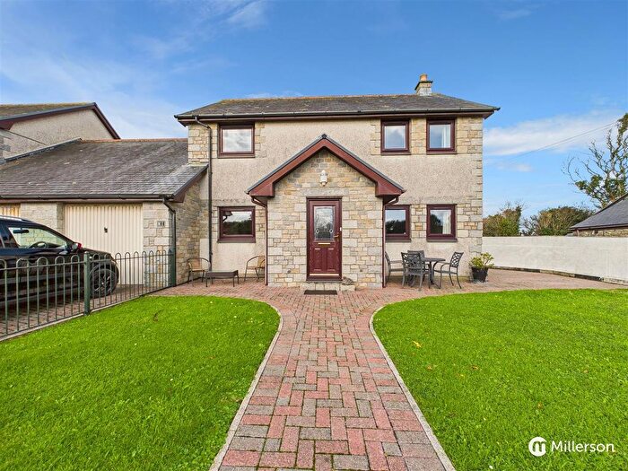 3 Bedroom Link Detached House For Sale In Penhale Road, Carnhell Green, Camborne, TR14