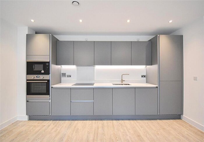 2 Bedroom Apartment To Rent In Bragg Way, Cambridge, CB5