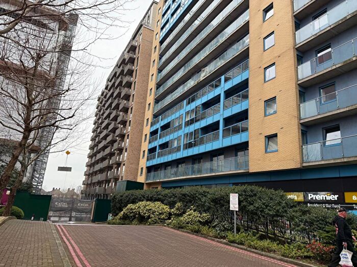 3 Bedroom Flat To Rent In Western Gateway, London, E16