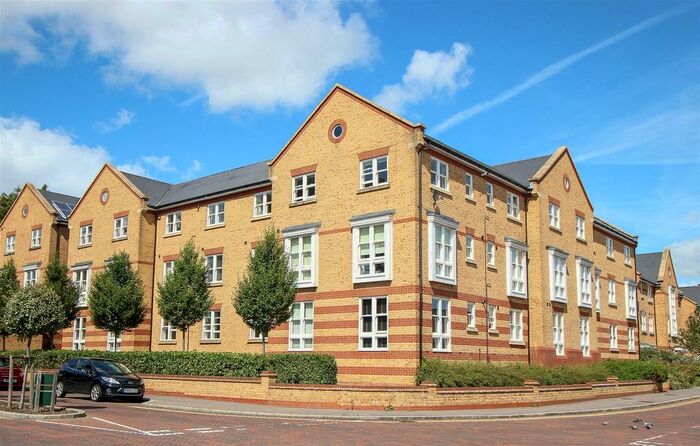 2 Bedroom Flat To Rent In Chapman Way, Haywards Heath, RH16