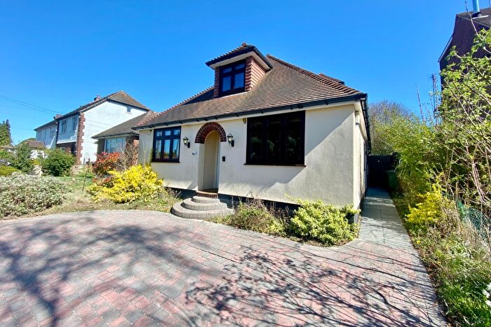 5 Bedroom Detached Bungalow For Sale In Mount Drive, Park Street, St. Albans, Hertfordshire, AL2