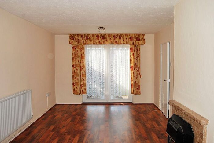 3 Bedroom Terraced House To Rent In Bastable Avenue, Barking, IG11