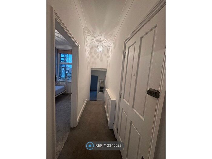 2 Bedroom Flat To Rent In Hampton Road, Hampton Hill, Hampton, TW12