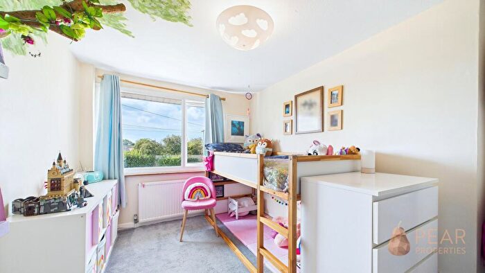 3 Bedroom End Of Terrace House For Sale In Gravelly Crescent, Lancing, BN15