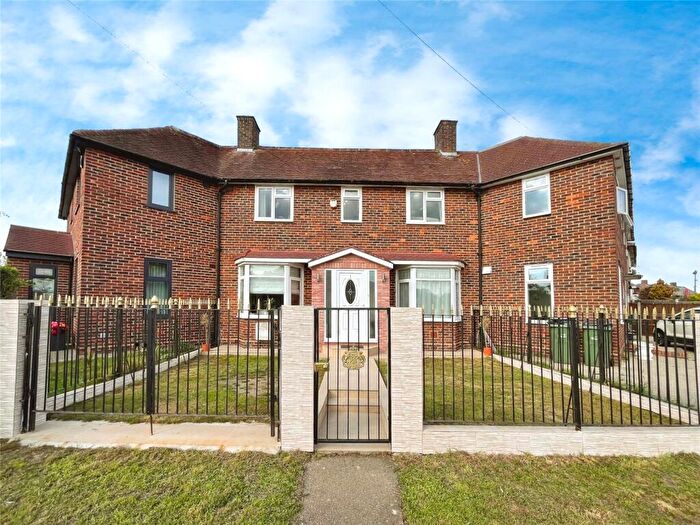 3 Bedroom Terraced House For Sale In Langbrook Road, London, SE3