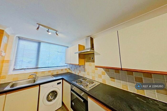 3 Bedroom Terraced House To Rent In Laidon Close, Bletchley, Milton Keynes, MK2