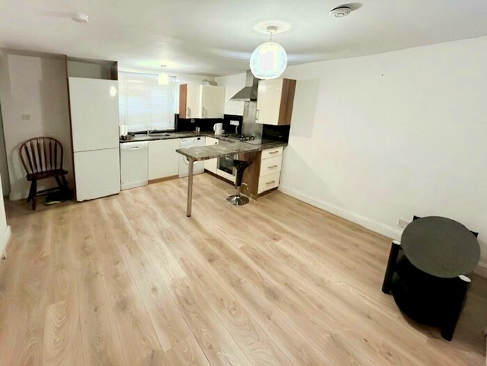 2 Bedroom House To Rent In Cobblestone Place, Croydon, CR0